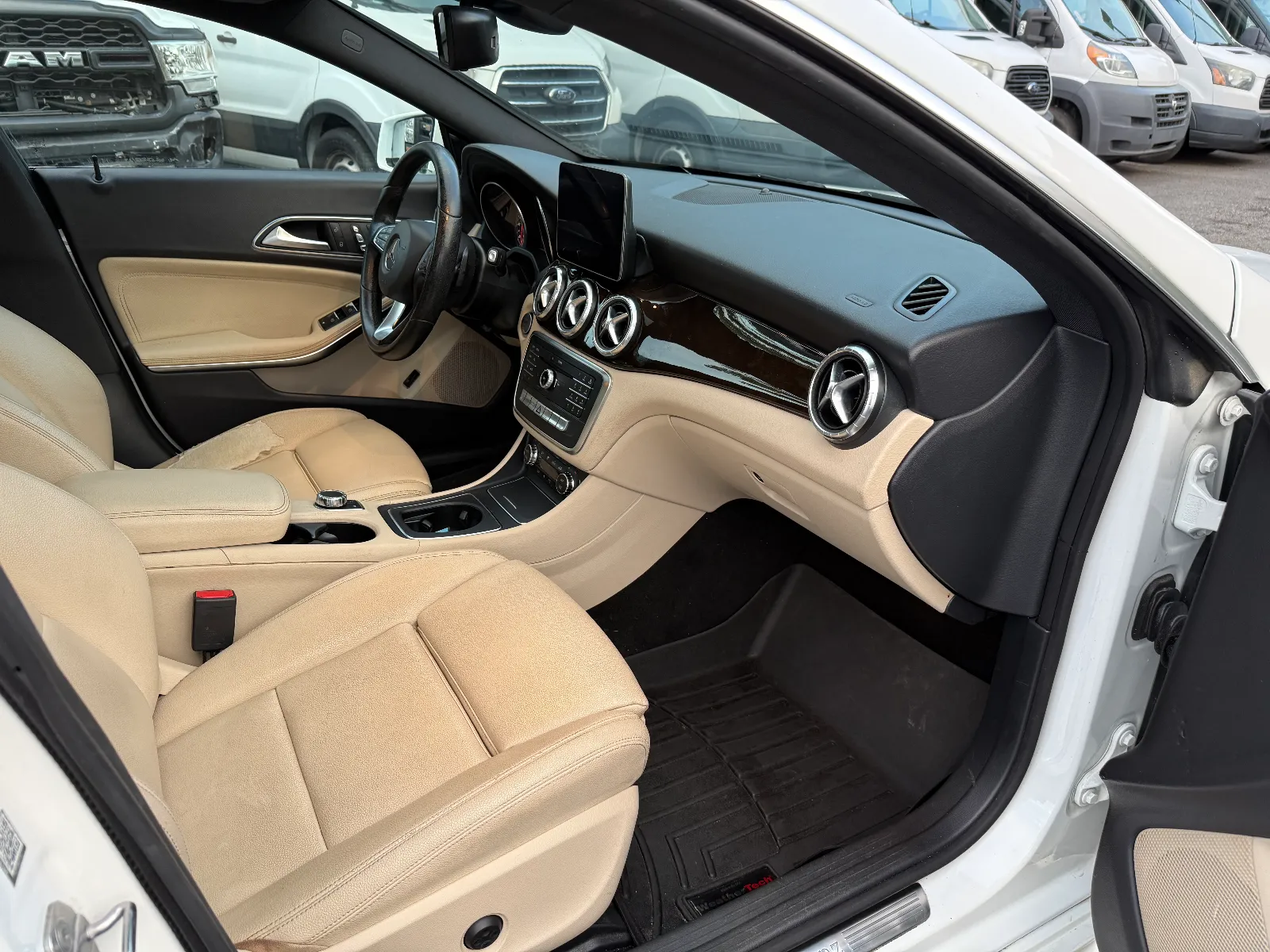 2018 Mercedes-Benz CLA 250 4MATIC in White, photo 13 of 18