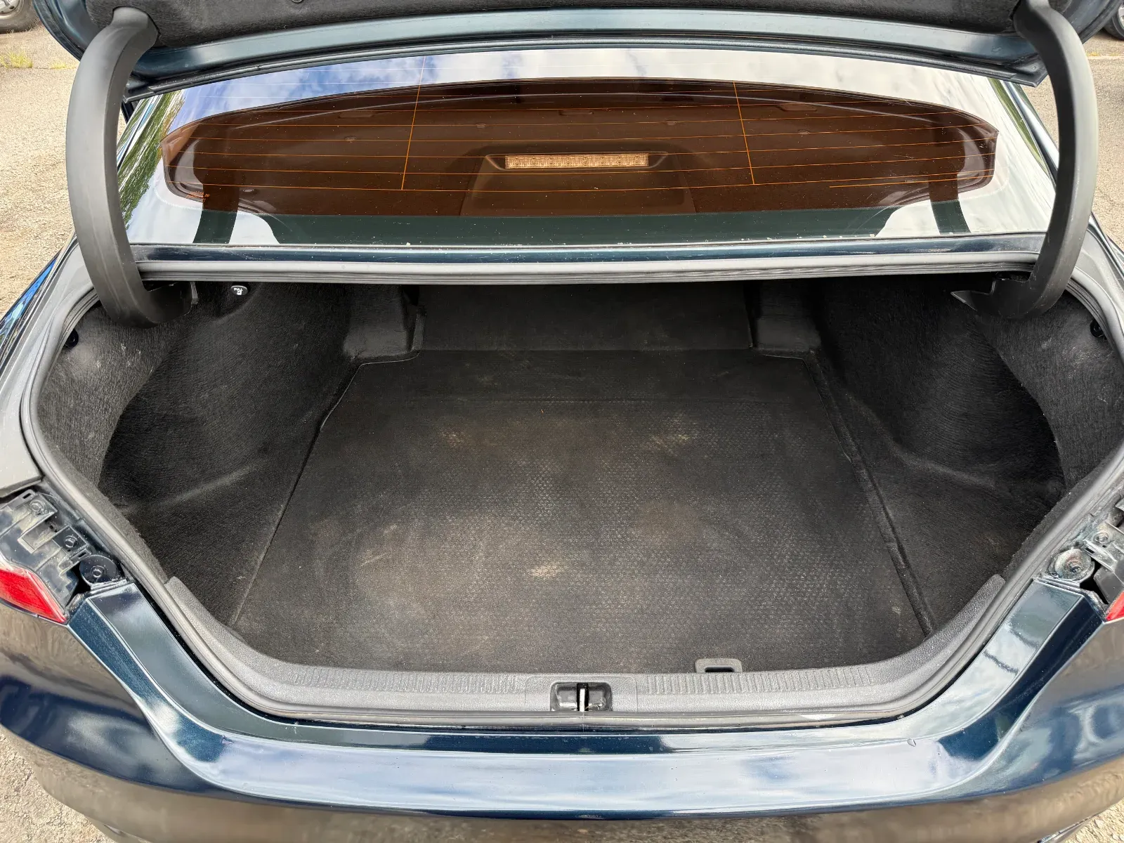 2019 Toyota Camry LE in Blue, photo 11 of 16