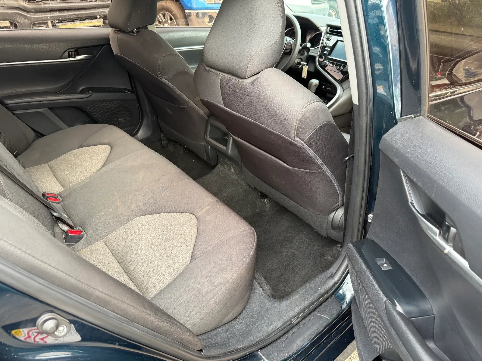2019 Toyota Camry LE in Blue, photo 12 of 16