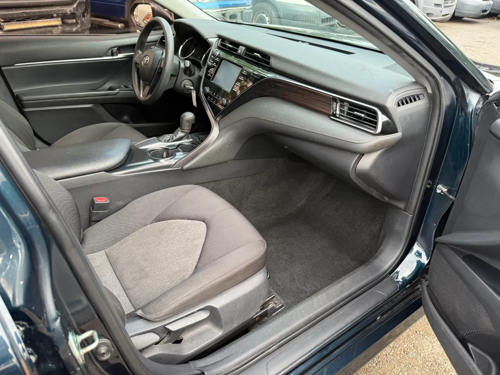 2019 Toyota Camry LE in Blue, photo 13 of 16