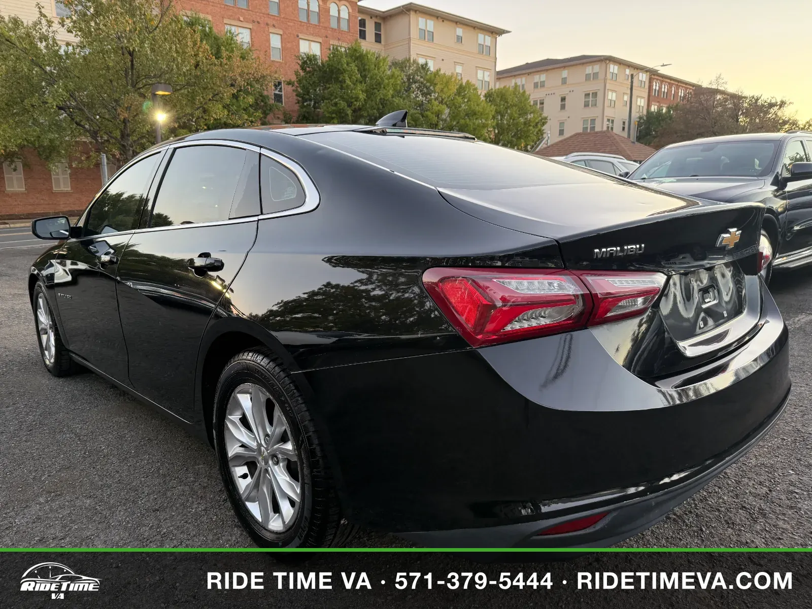 2020 Chevrolet Malibu LT (1LT) in Black, photo 3 of 16