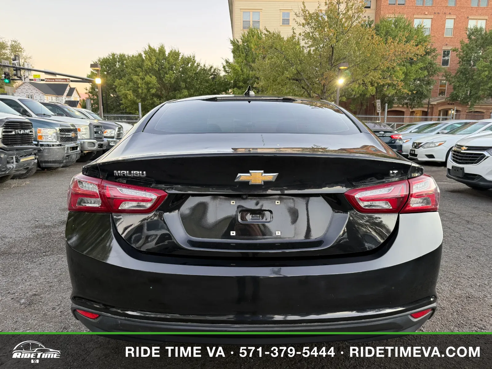 2020 Chevrolet Malibu LT (1LT) in Black, photo 4 of 16