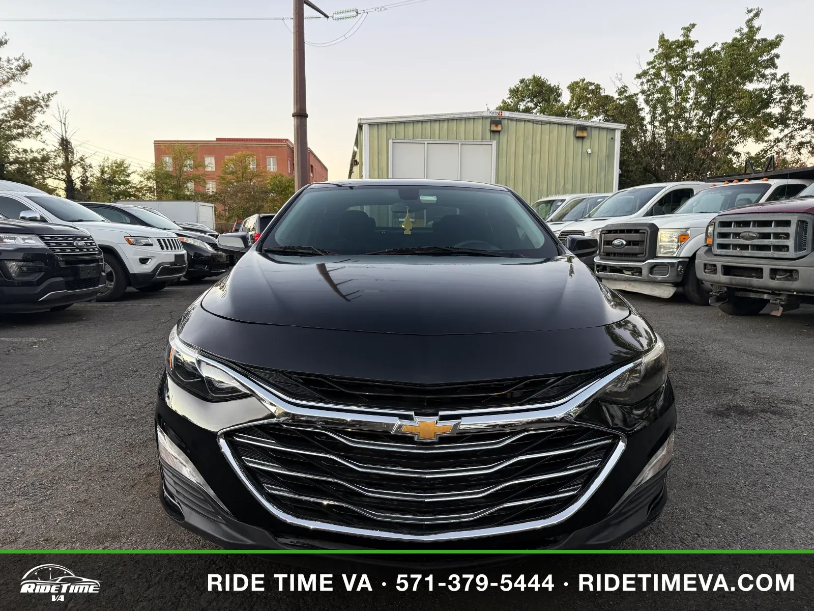 2020 Chevrolet Malibu LT (1LT) in Black, photo 8 of 16