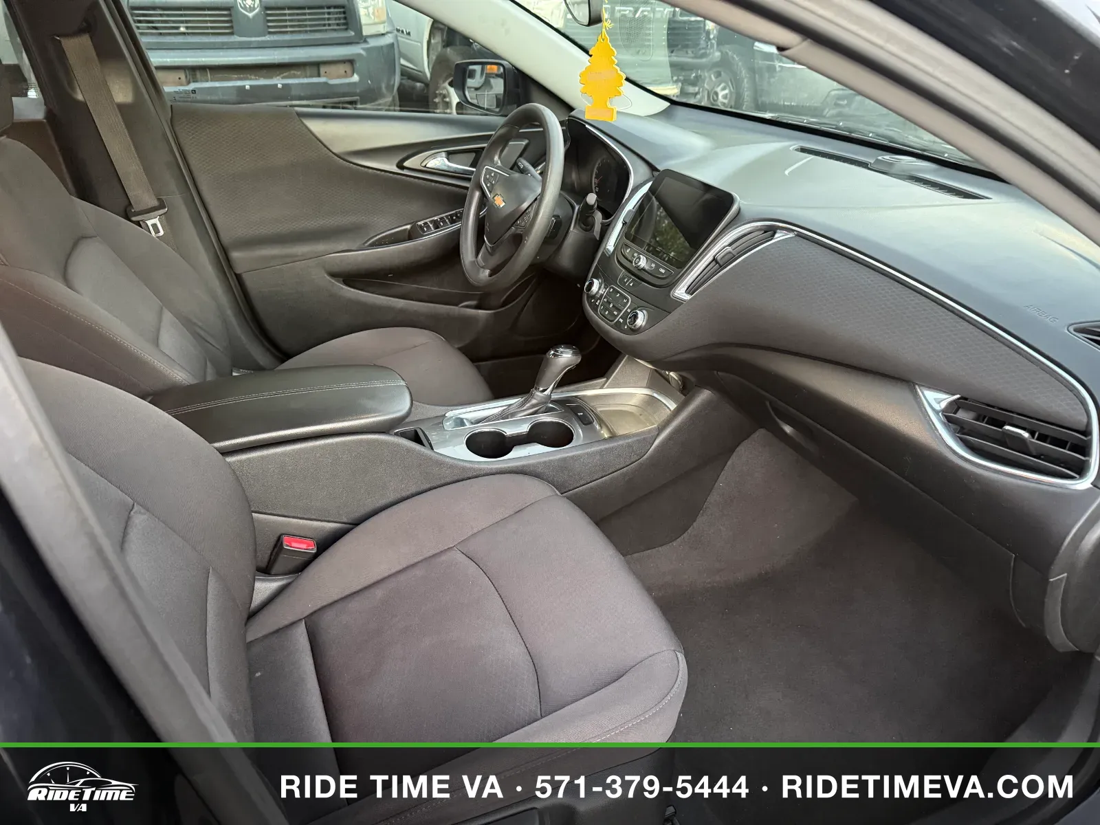 2020 Chevrolet Malibu LT (1LT) in Black, photo 12 of 16