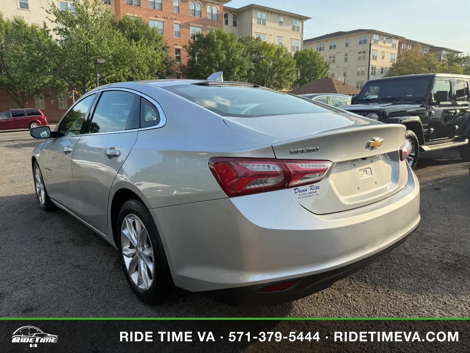2020 Chevrolet Malibu LT in Silver, photo 3 of 17