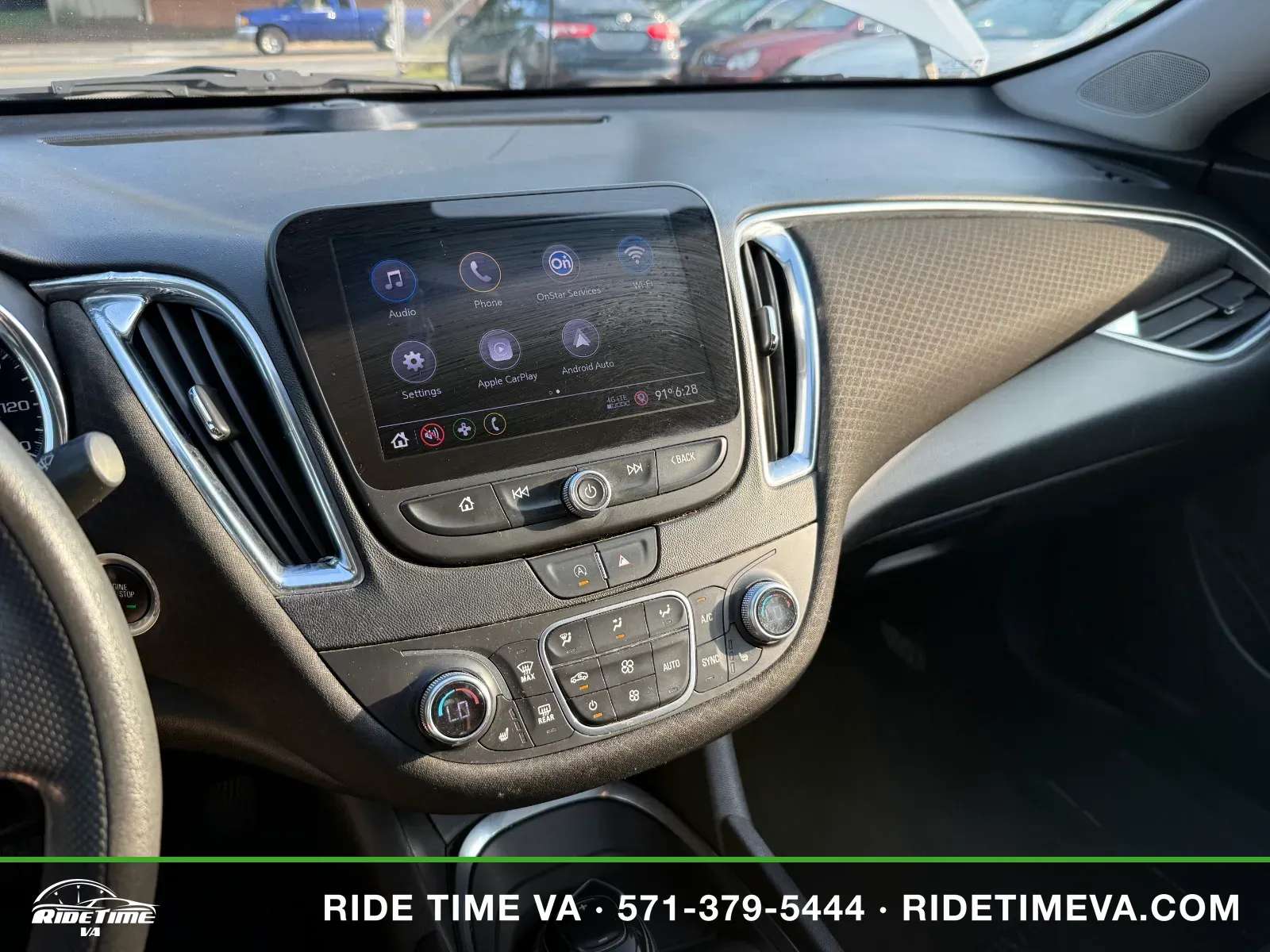 2020 Chevrolet Malibu LT in Silver, photo 16 of 17