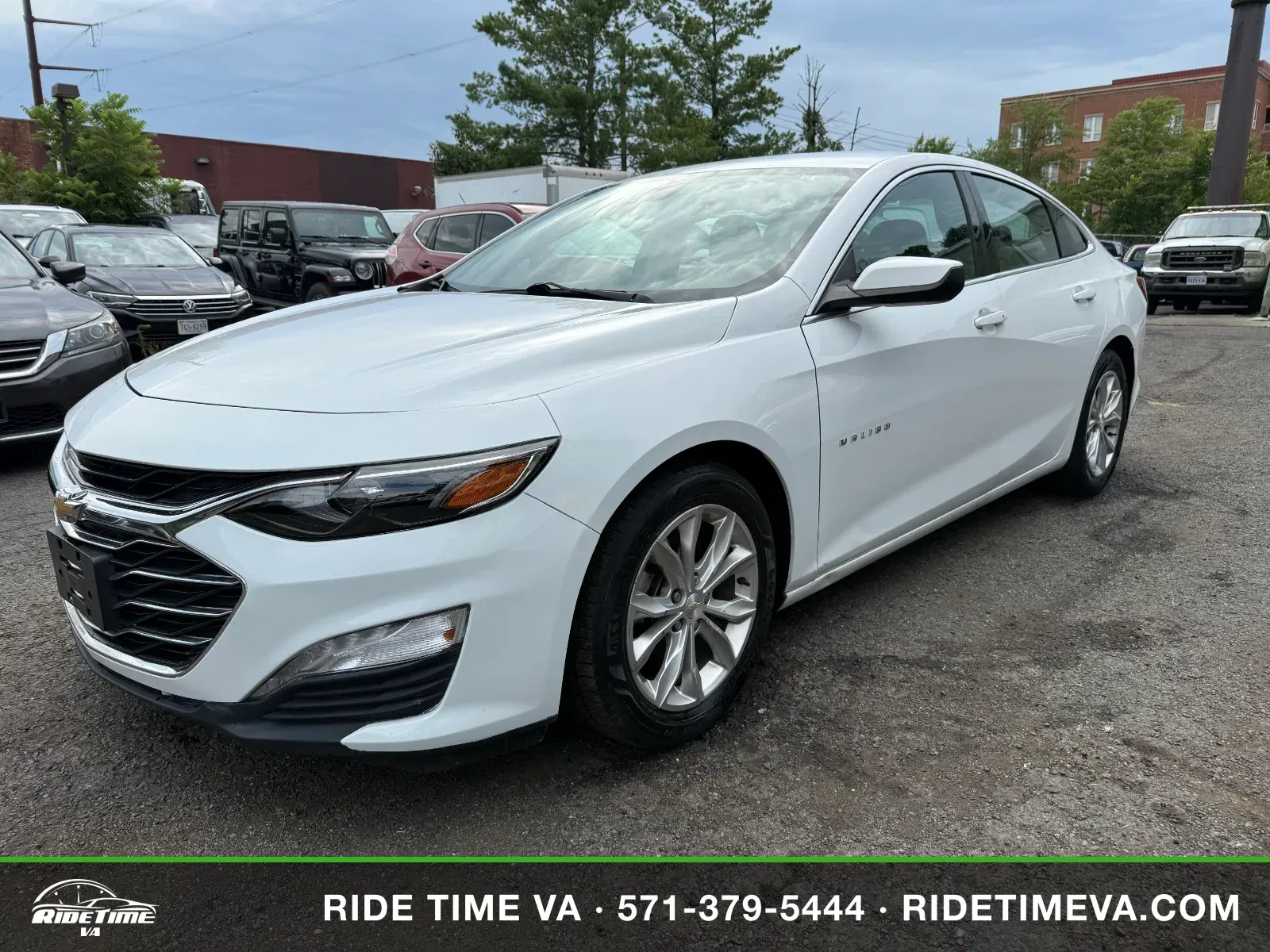 2020 Chevrolet Malibu LT in White, photo 1 of 16