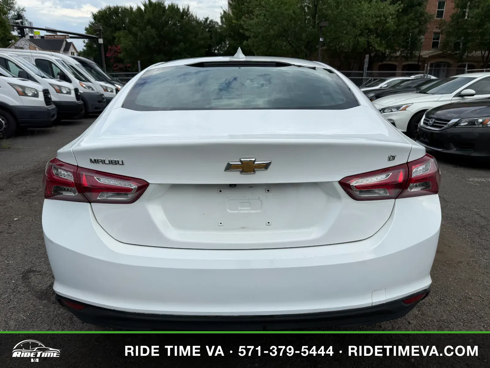 2020 Chevrolet Malibu LT in White, photo 4 of 16