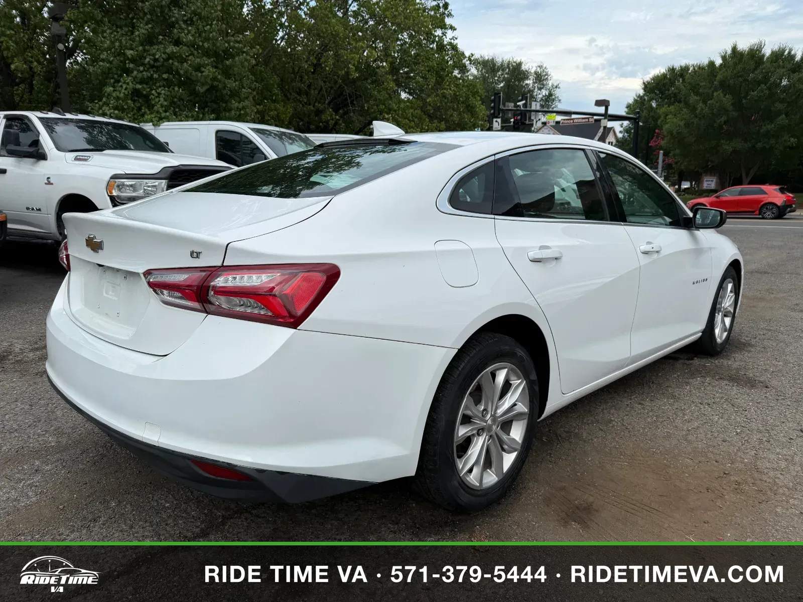 2020 Chevrolet Malibu LT in White, photo 5 of 16